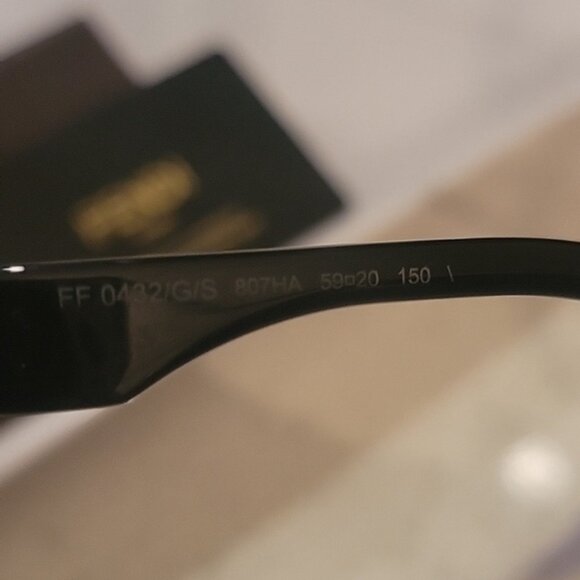 FENDI FF Logo Oversize Sunglasses - Picture 9 of 10